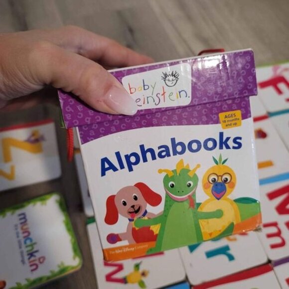 Baby einstein toddler baby board books box set plus munchkin book. alphabet book - Picture 5 of 7